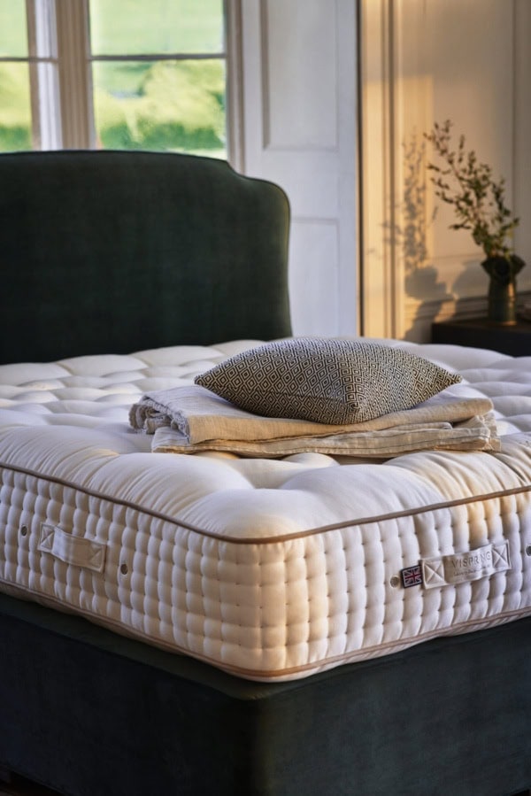 Luxe 2022 Close Up  Mattress  Portrait 1 scaled 1 scaled 1