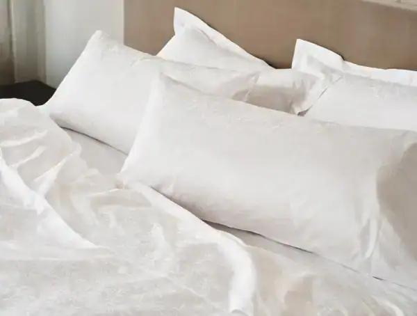 SP25 EEcom HeirloomSateenJaquardDuvet AlpineWhite B 081 fa6af70f c9c5 4927 9618 6b6d65b6503f