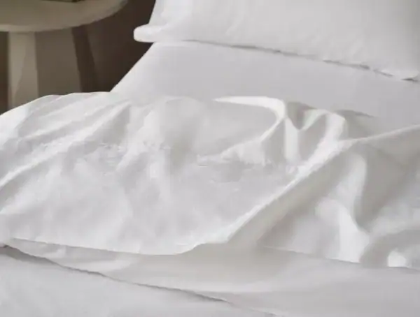 SP25 EEcom HeritageJacquardBorderBed AlpineWhite B 026 0bc91121 7728 4acd 8f38 36cea62a802f