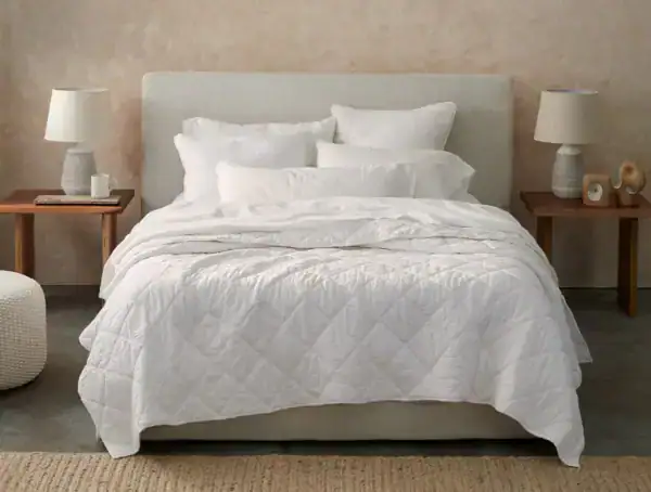pdp diamondstitch comforter alpinewhite a sp21 0926 x fe0fe530 030e 4471 bfe6 20c387f8a509
