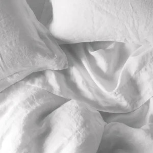 pdp organic linen duvetcover alpinewhite bedoverhead f17 1 f19f3360 f5bf 4986 b44c 9b0f2fe43726