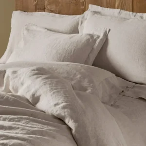 pdp organic relaxed linen duvetcover naturalchambray  bedthreequarterdet f17 10 88ae08ea a04f 4d00 ac6b ff56710ea430
