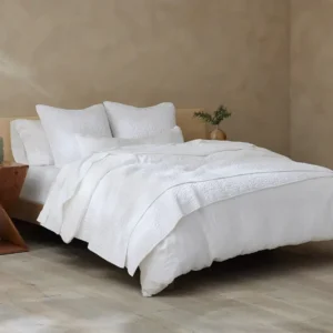 pdp pebbledhandstitched quilt alpinewhite  sp23 2  11633 b951c0c3 8301 419e b9a6 7f6f6770e457